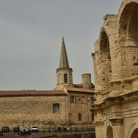 Appartement aux pieds des arènes à Arles Extérieur photo