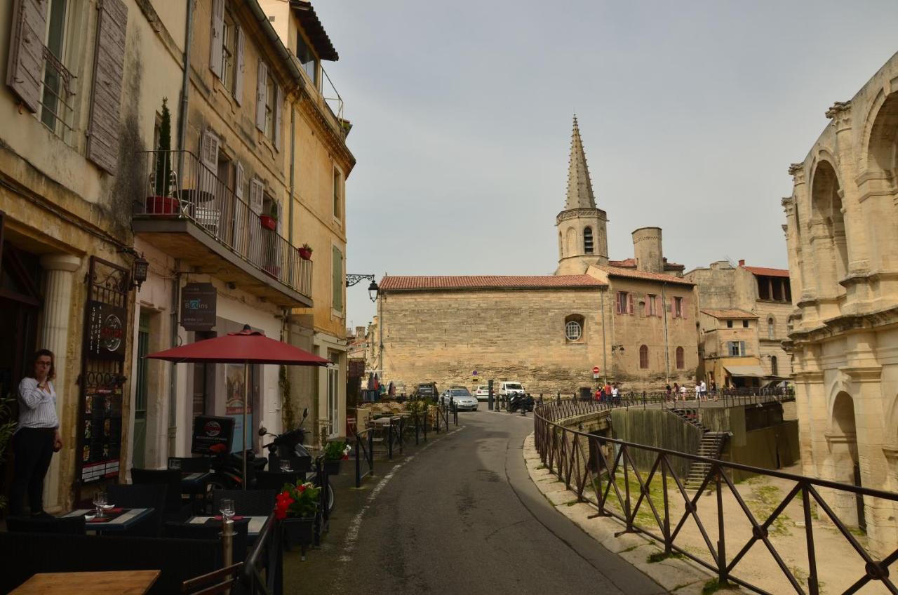 Appartement aux pieds des arènes à Arles Extérieur photo