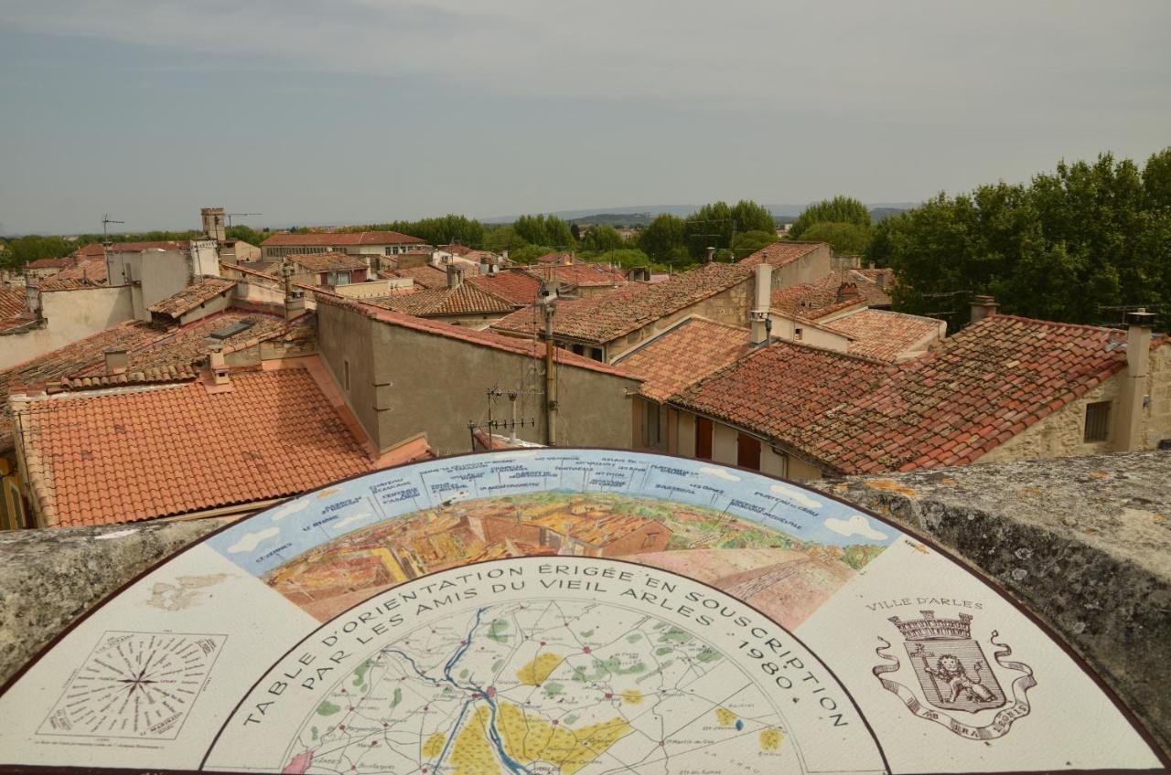 Appartement aux pieds des arènes à Arles Extérieur photo