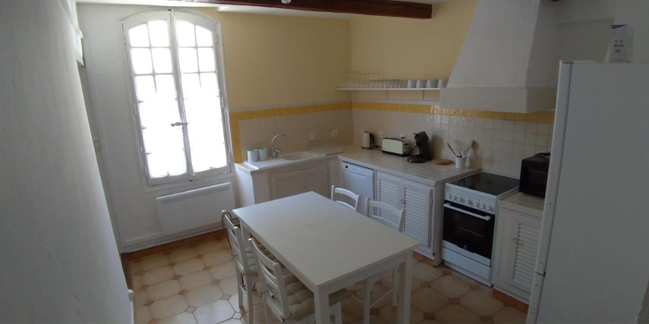 Appartement aux pieds des arènes à Arles Extérieur photo