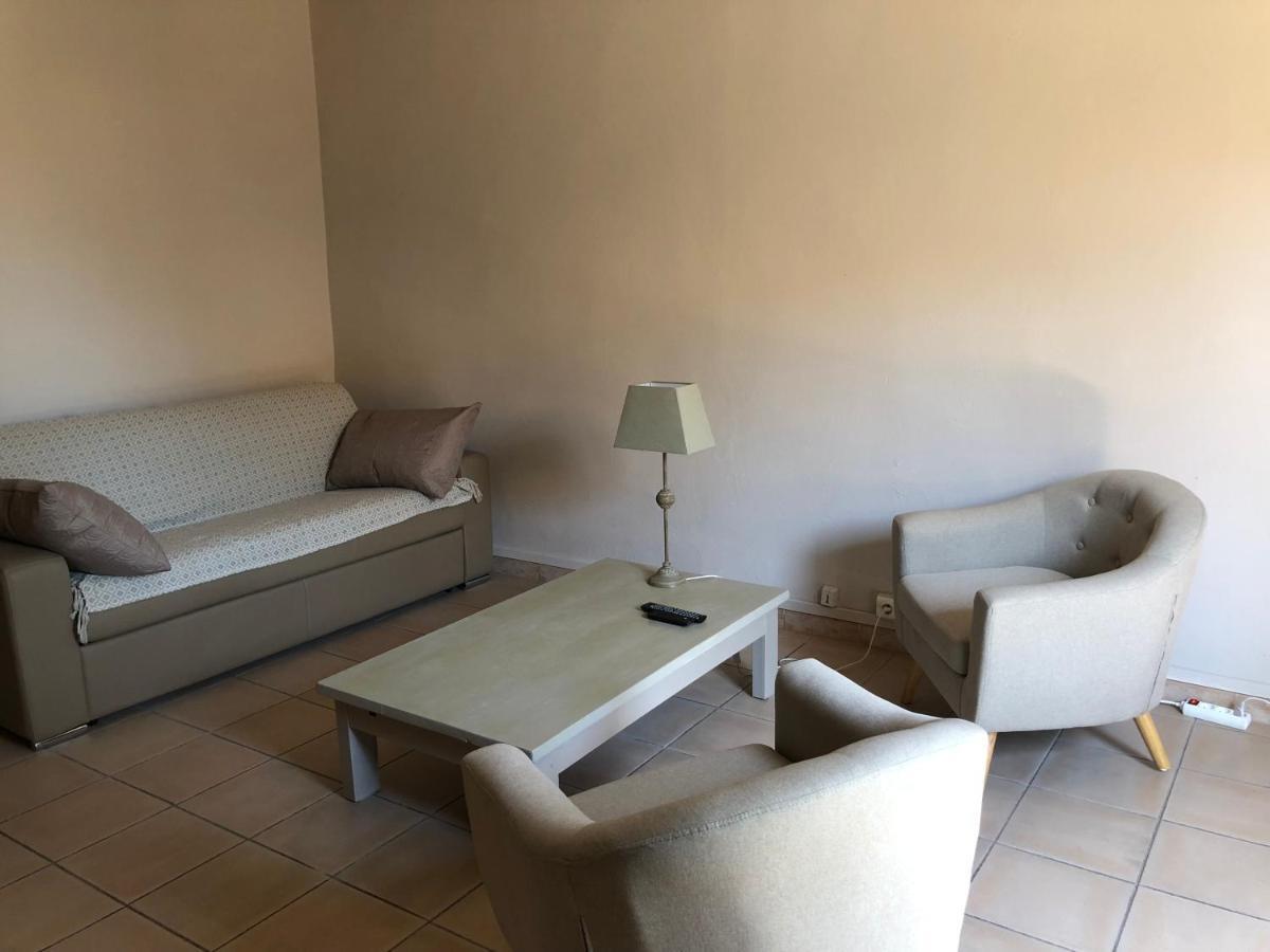 Appartement aux pieds des arènes à Arles Extérieur photo