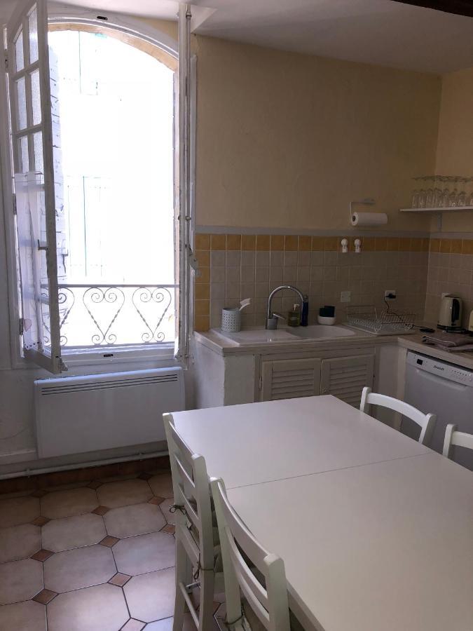 Appartement aux pieds des arènes à Arles Extérieur photo
