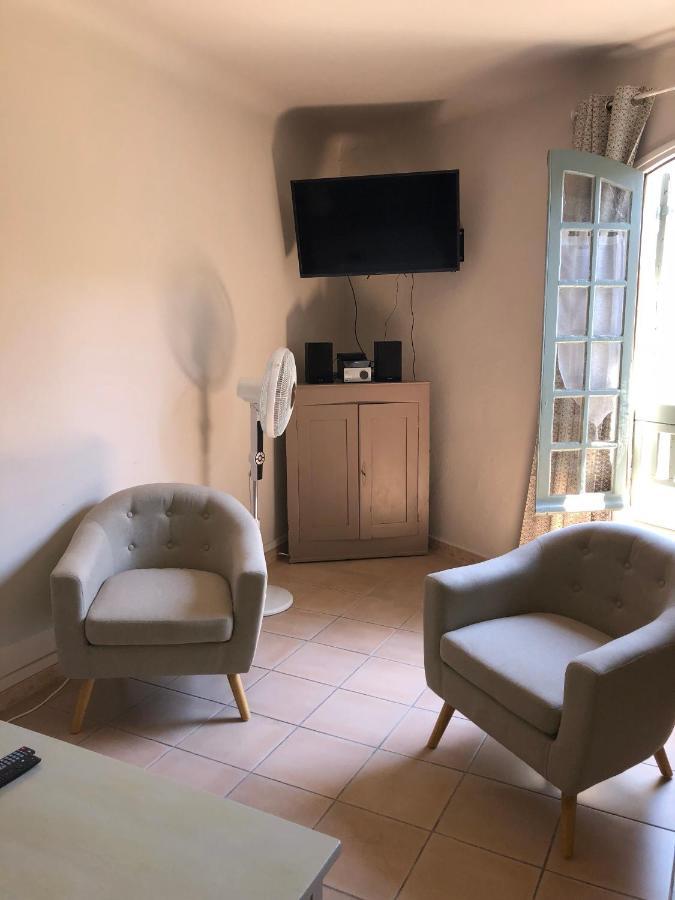 Appartement aux pieds des arènes à Arles Extérieur photo