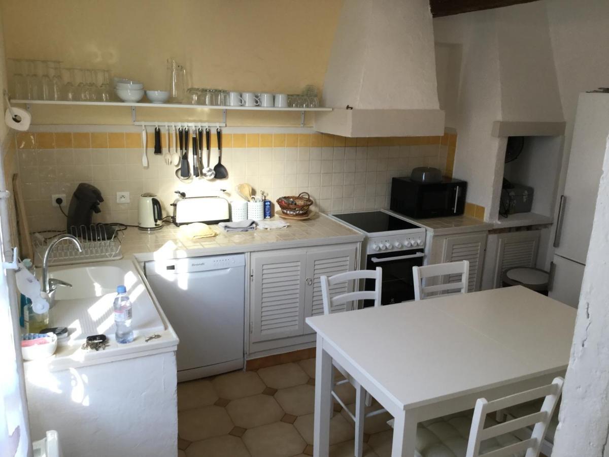 Appartement aux pieds des arènes à Arles Extérieur photo