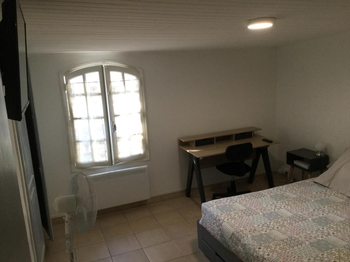 Appartement aux pieds des arènes à Arles Extérieur photo